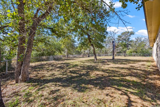828 County Road 334, Stockdale, TX 78160
