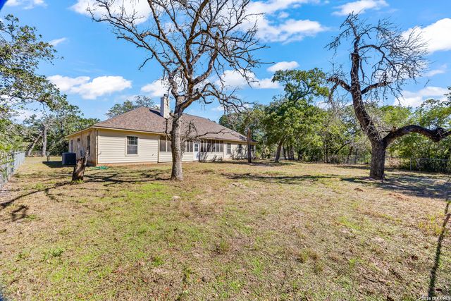 828 County Road 334, Stockdale, TX 78160