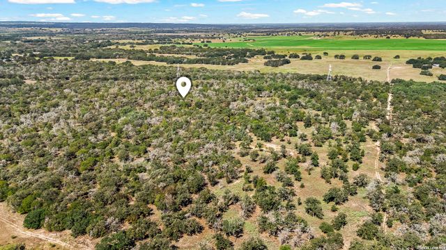 828 County Road 334, Stockdale, TX 78160
