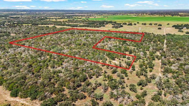 828 County Road 334, Stockdale, TX 78160