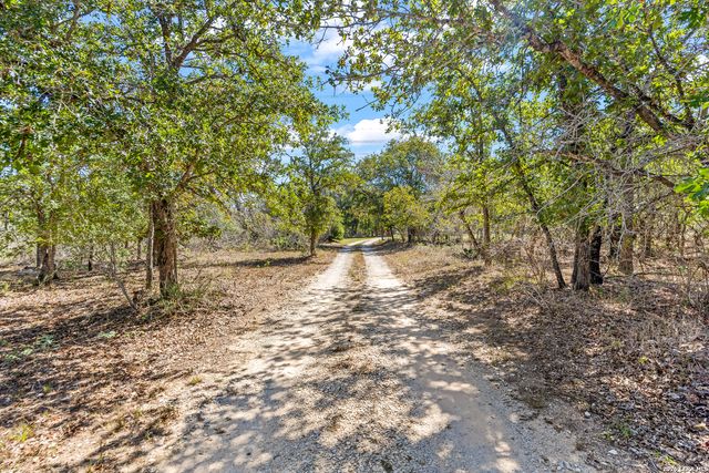 828 County Road 334, Stockdale, TX 78160