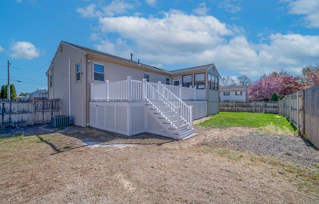 2 Dogwood Drive, Cranston, RI 02921