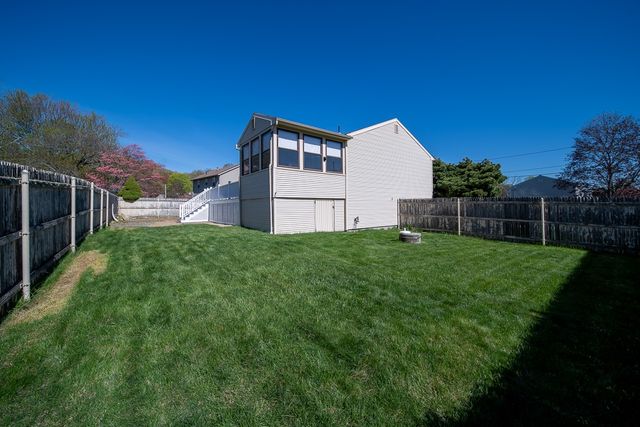 2 Dogwood Drive, Cranston, RI 02921