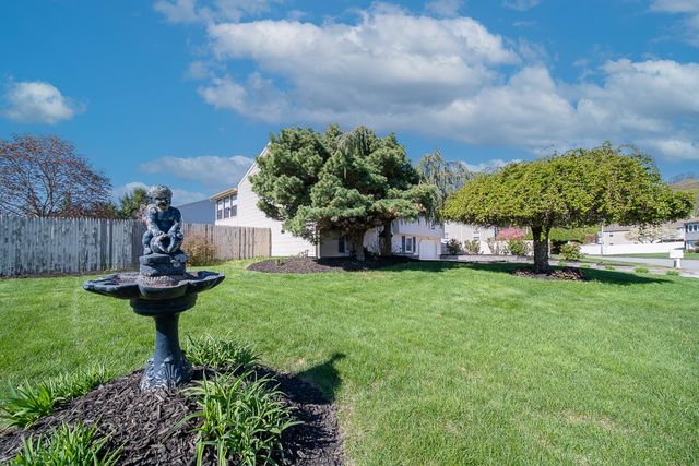 2 Dogwood Drive, Cranston, RI 02921