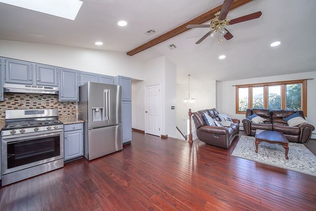 2 Dogwood Drive, Cranston, RI 02921