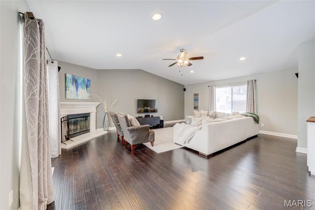 12240 Spring Place Court, Maryland Heights, MO 63043