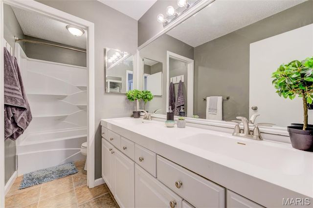 12240 Spring Place Court, Maryland Heights, MO 63043