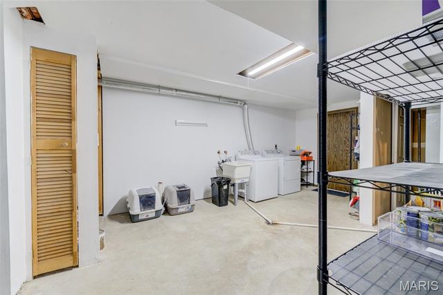 12240 Spring Place Court, Maryland Heights, MO 63043