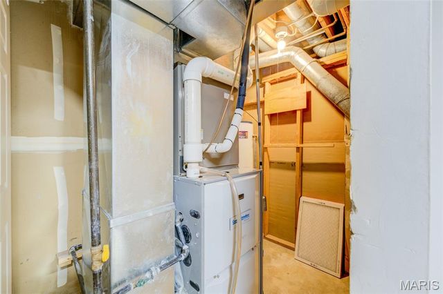 12240 Spring Place Court, Maryland Heights, MO 63043