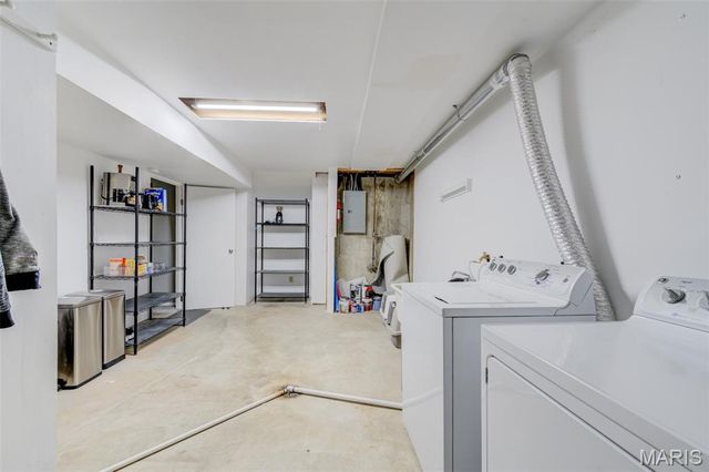 12240 Spring Place Court, Maryland Heights, MO 63043