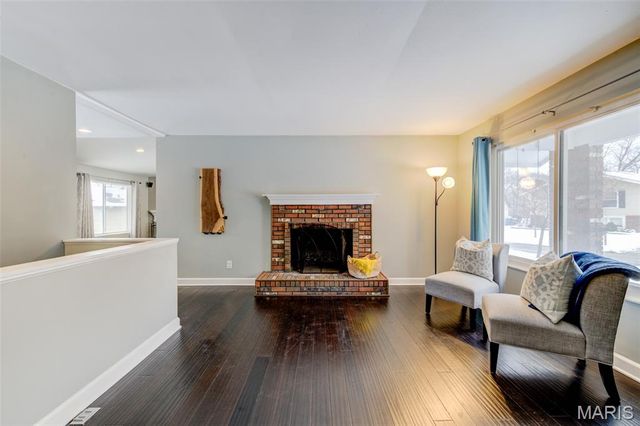 12240 Spring Place Court, Maryland Heights, MO 63043