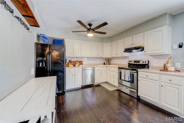 12240 Spring Place Court, Maryland Heights, MO 63043