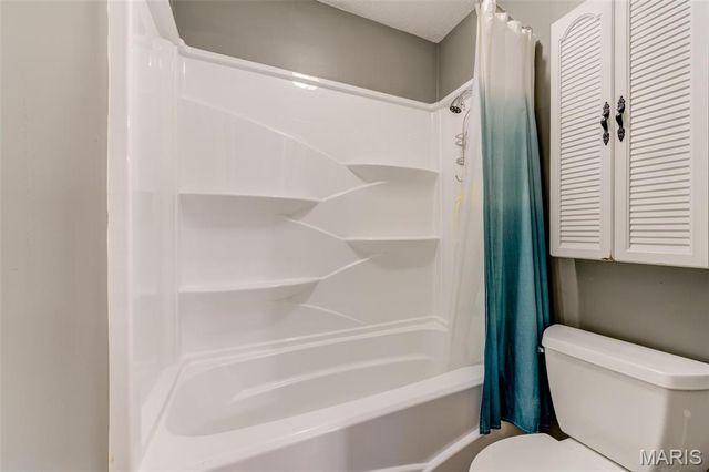 12240 Spring Place Court, Maryland Heights, MO 63043