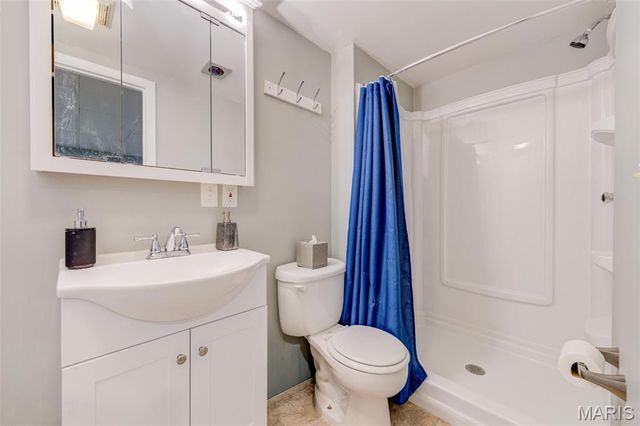 12240 Spring Place Court, Maryland Heights, MO 63043