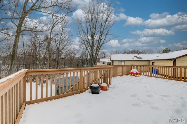 12240 Spring Place Court, Maryland Heights, MO 63043