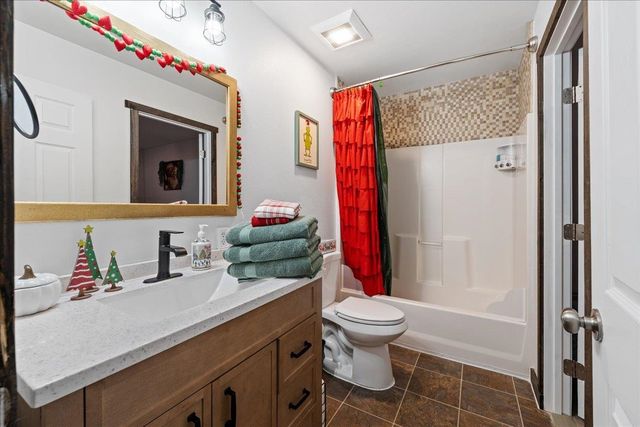 2616 ROSEANNE COURT, North Pole, AK 99705