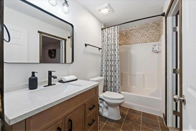 2616 ROSEANNE COURT, North Pole, AK 99705