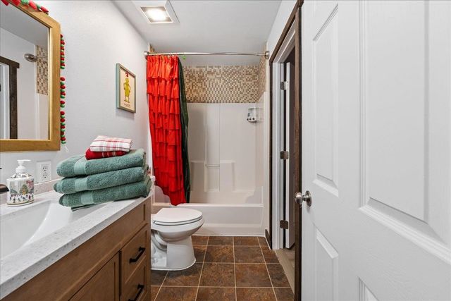 2616 ROSEANNE COURT, North Pole, AK 99705