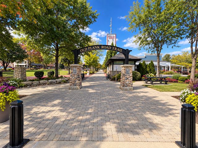 318 Oak Street, Frankfort, IL 60423