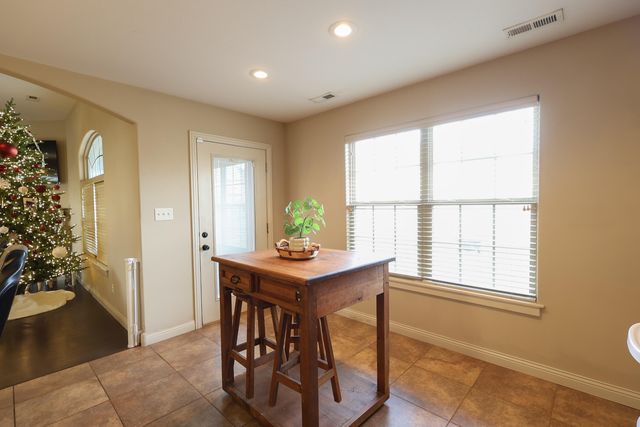 1121 BRADFORD CIR, Moberly, MO 65270