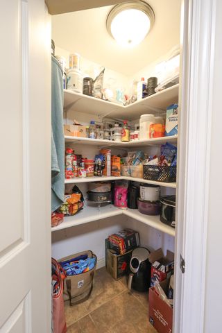 1121 BRADFORD CIR, Moberly, MO 65270