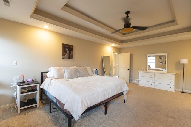 1121 BRADFORD CIR, Moberly, MO 65270