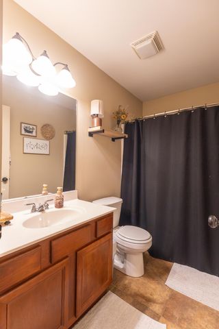 1121 BRADFORD CIR, Moberly, MO 65270