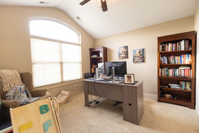 1121 BRADFORD CIR, Moberly, MO 65270