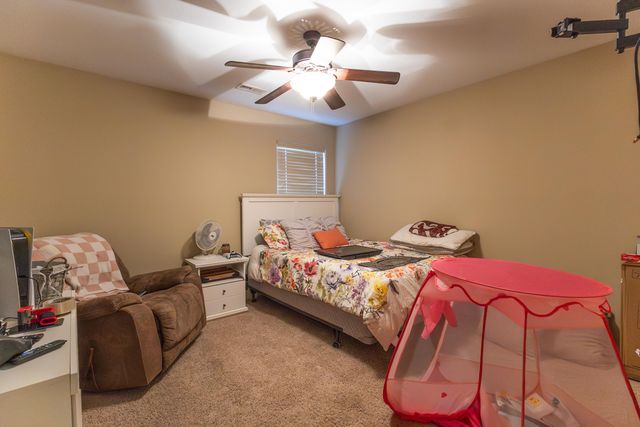 1121 BRADFORD CIR, Moberly, MO 65270