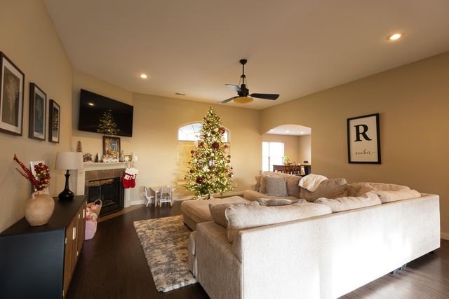 1121 BRADFORD CIR, Moberly, MO 65270