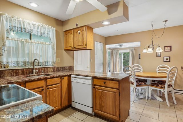 66 Mansfield Avenue, Manchester, NJ 08759