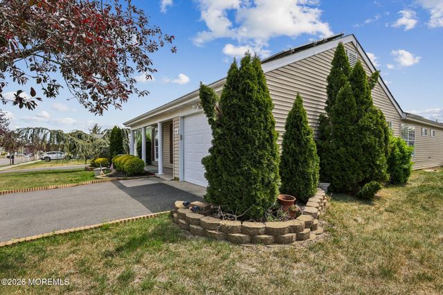 66 Mansfield Avenue, Manchester, NJ 08759