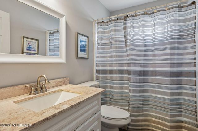 66 Mansfield Avenue, Manchester, NJ 08759