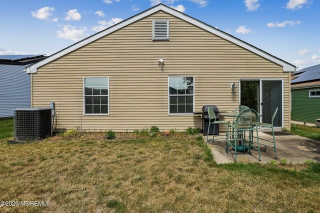 66 Mansfield Avenue, Manchester, NJ 08759