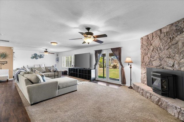 4649 Kentucky Ave, Oakdale, CA 95361