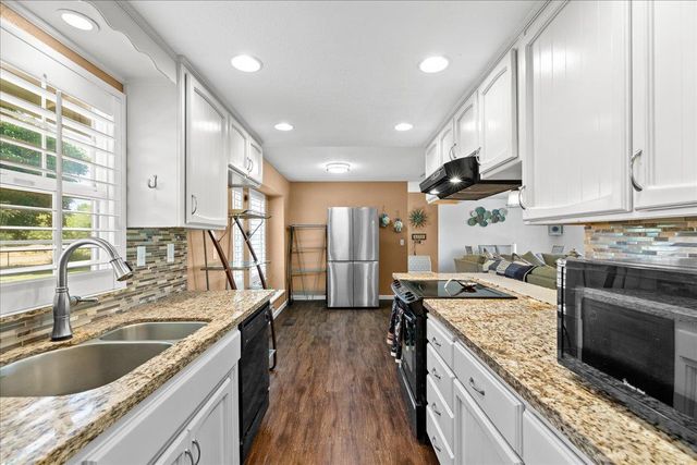 4649 Kentucky Ave, Oakdale, CA 95361