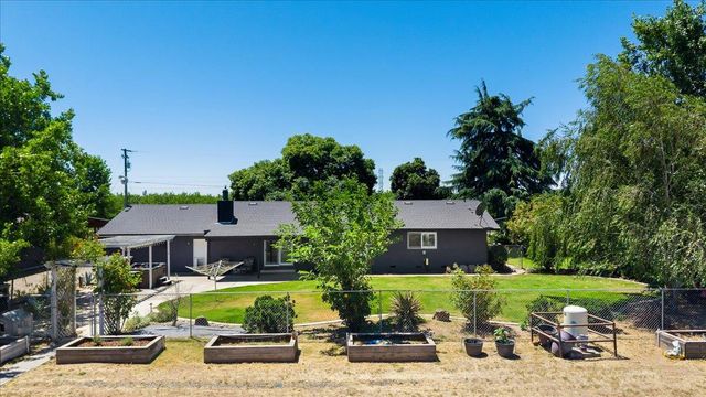 4649 Kentucky Ave, Oakdale, CA 95361