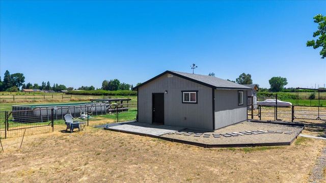 4649 Kentucky Ave, Oakdale, CA 95361
