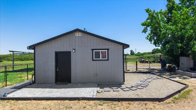4649 Kentucky Ave, Oakdale, CA 95361