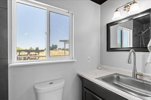 4649 Kentucky Ave, Oakdale, CA 95361