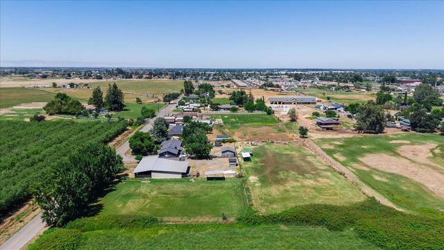 4649 Kentucky Ave, Oakdale, CA 95361