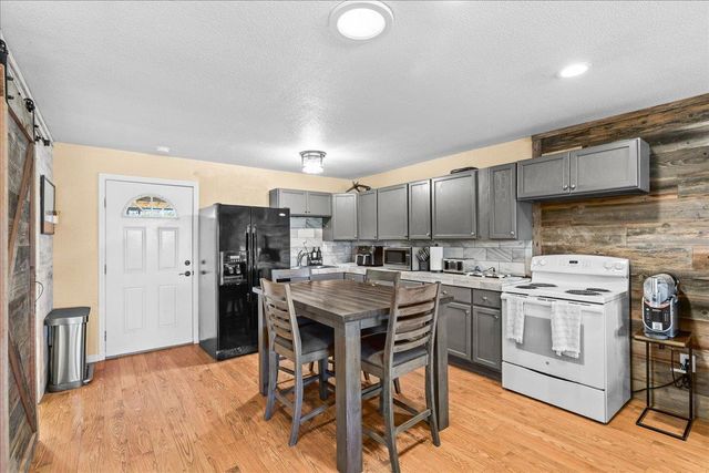 4649 Kentucky Ave, Oakdale, CA 95361