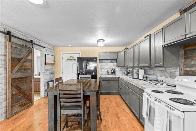 4649 Kentucky Ave, Oakdale, CA 95361