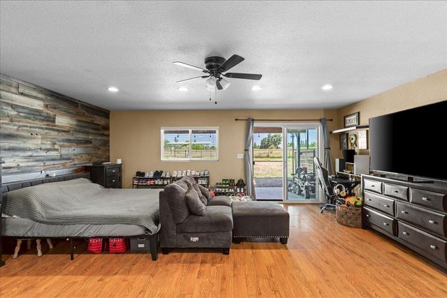 4649 Kentucky Ave, Oakdale, CA 95361