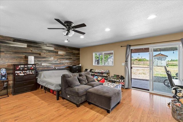 4649 Kentucky Ave, Oakdale, CA 95361