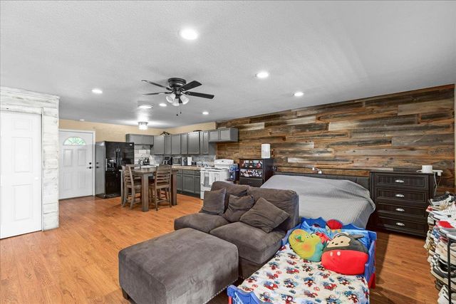 4649 Kentucky Ave, Oakdale, CA 95361