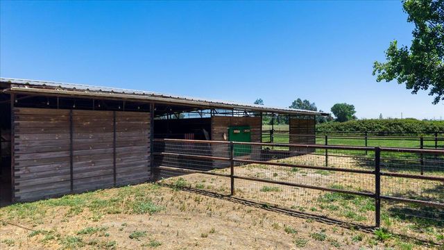 4649 Kentucky Ave, Oakdale, CA 95361