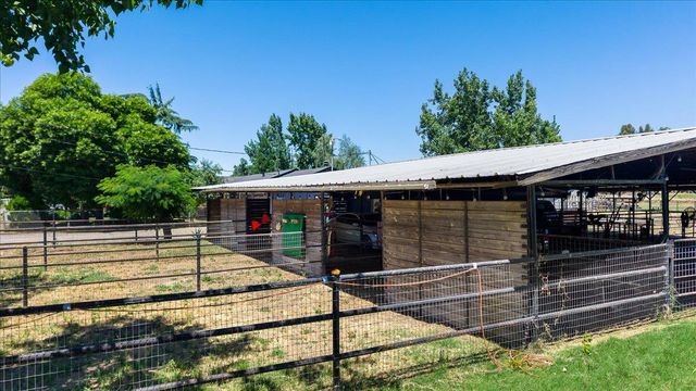 4649 Kentucky Ave, Oakdale, CA 95361