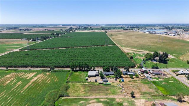 4649 Kentucky Ave, Oakdale, CA 95361