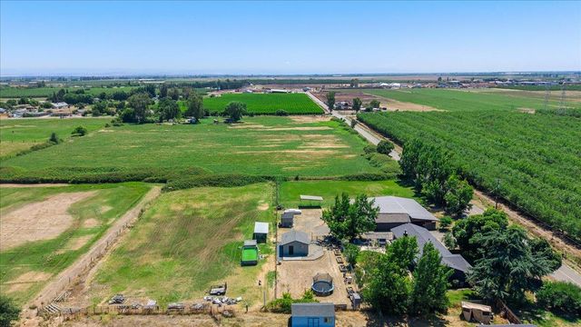 4649 Kentucky Ave, Oakdale, CA 95361